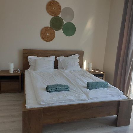 Chill House Apartman Eger Buitenkant foto