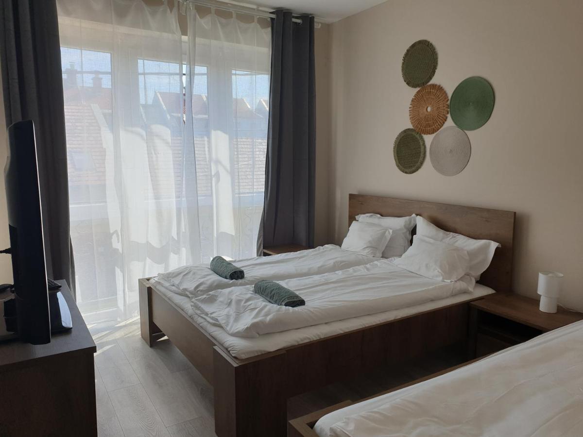 Chill House Apartman Eger Buitenkant foto